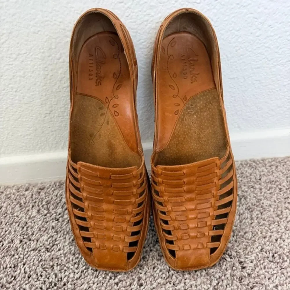 Clarks Huarache Sandals Women's 9.5 M Leather Upper Handwoven Brown Comfortable